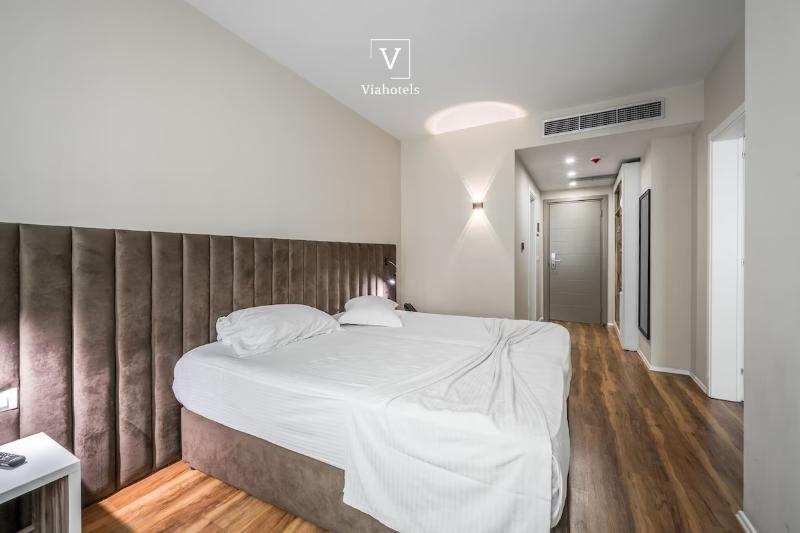 디럭스 주니어 스위트, Vh Eurostar Tirana Hotel Congress & Tirana Spa