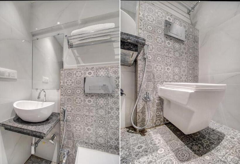 デラックスルーム, Capital O 75709 Hotel Spring Residency