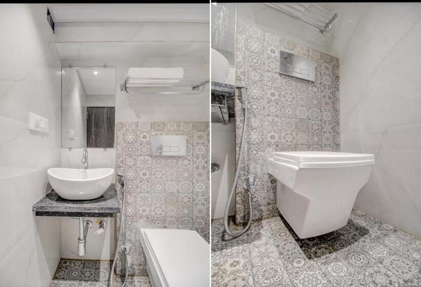 デラックスルーム, Capital O 75709 Hotel Spring Residency