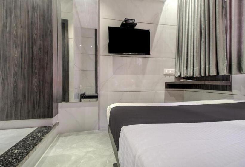 デラックスルーム, Capital O 75709 Hotel Spring Residency