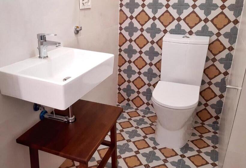 غرفة قياسية فردية, 19 30 Valencia