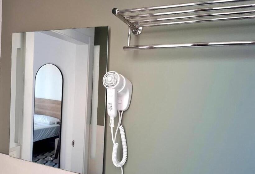 غرفة قياسية مزوَّدة بشُرفة, 19 30 Valencia