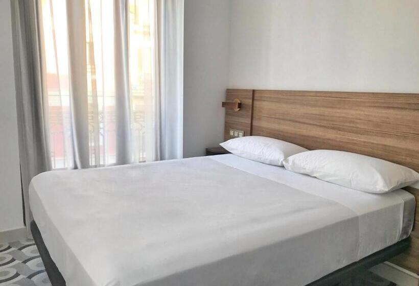 غرفة قياسية مزوَّدة بشُرفة, 19 30 Valencia