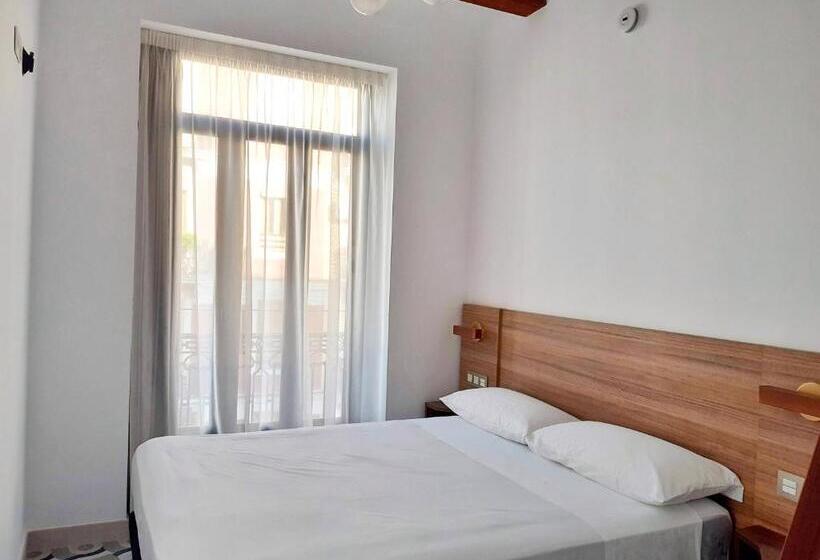 غرفة قياسية مزوَّدة بشُرفة, 19 30 Valencia