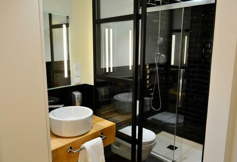 اتاق استاندارد یک نفره, Alda Galeria Coruna