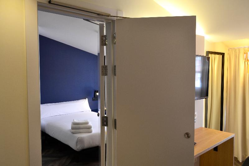 اتاق استاندارد یک نفره, Alda Galeria Coruna