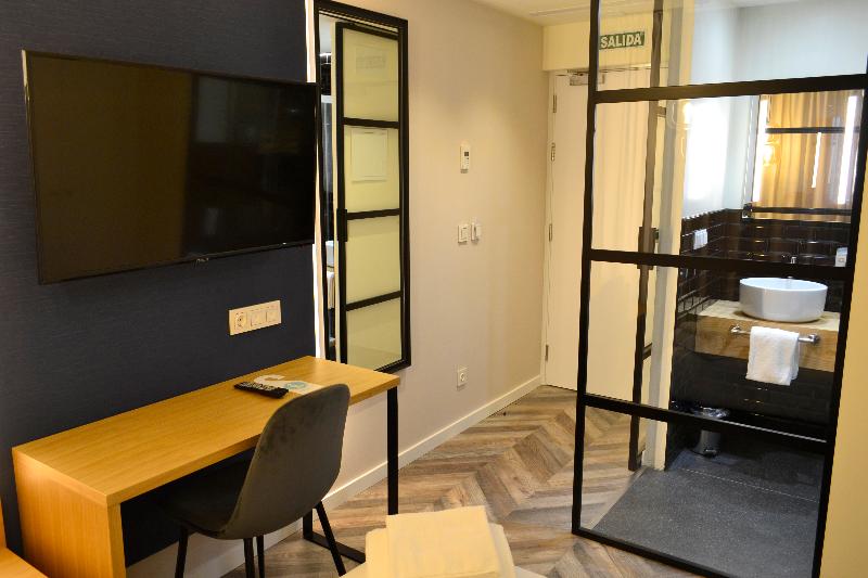 اتاق استاندارد یک نفره, Alda Galeria Coruna