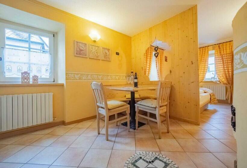 إستوديو قياسى, La Corte Appartamenti