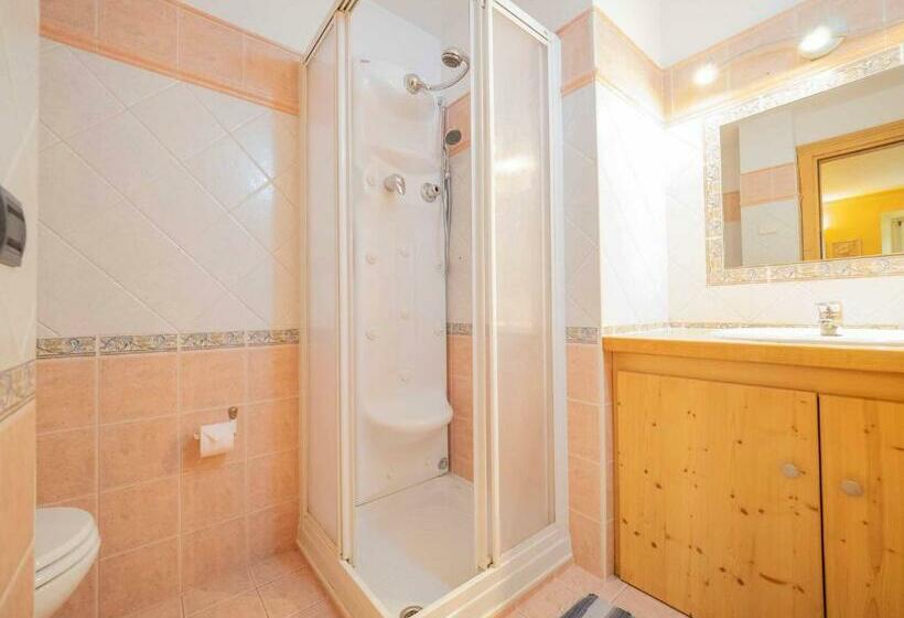 إستوديو قياسى, La Corte Appartamenti