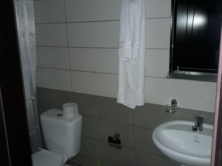 اتاق استاندارد سه نفره, Villa Bakuriani