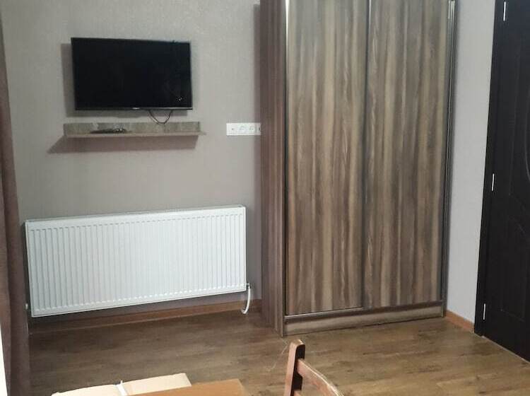 اتاق استاندارد سه نفره, Villa Bakuriani