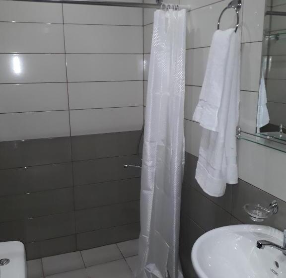 اتاق استاندارد با بالکن, Villa Bakuriani