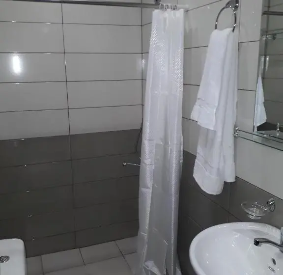 اتاق استاندارد با بالکن, Villa Bakuriani