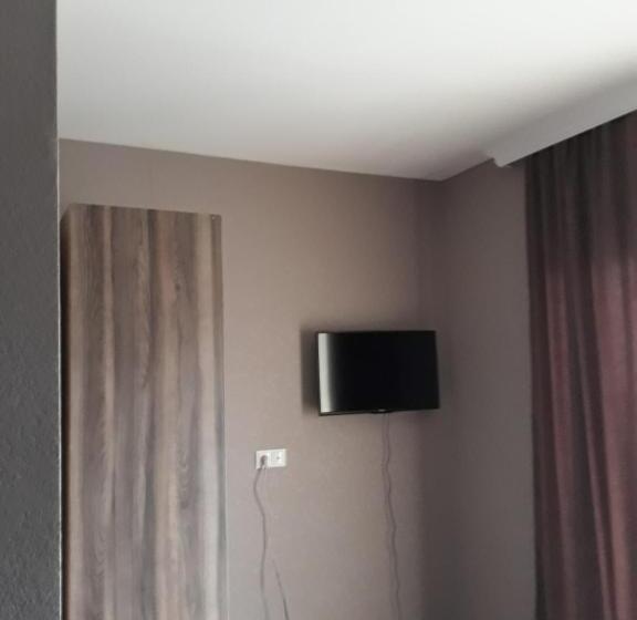 اتاق استاندارد با بالکن, Villa Bakuriani