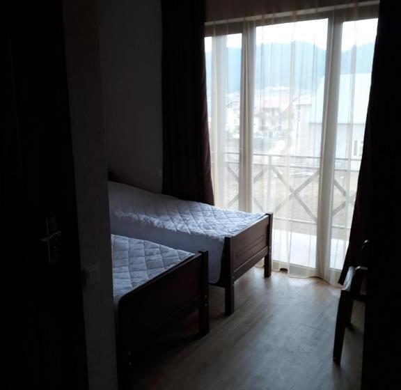 اتاق استاندارد با بالکن, Villa Bakuriani