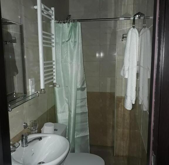 اتاق خانوادگی, Villa Bakuriani