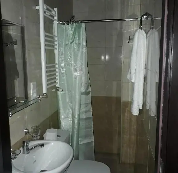 اتاق خانوادگی, Villa Bakuriani