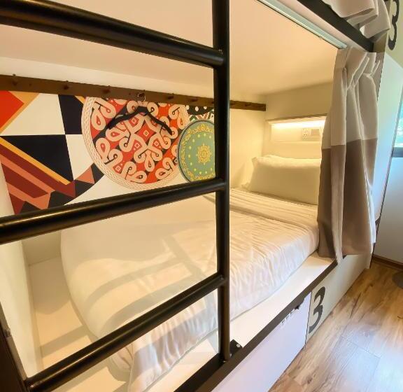 Bed in Shared Room with Shared Bathroom, Toojou Kota Kinabalu   Hostel