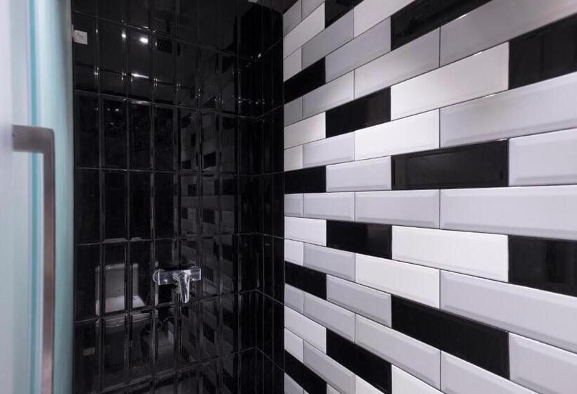 スタンダードスタジオ, Toojou Kota Kinabalu   Hostel