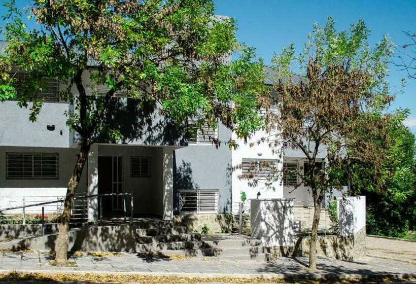 1 Bedroom Apartment River View, Jazmines Departamentos