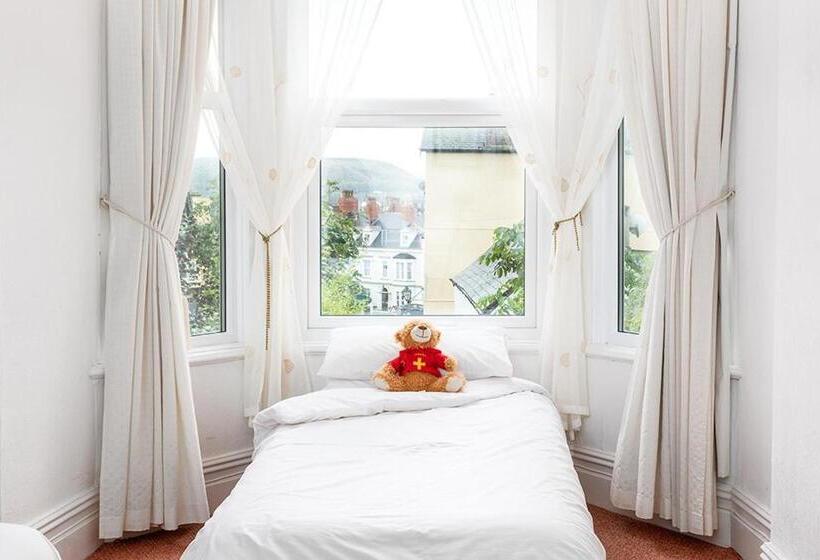 غرفة عائلية, Anglesey House