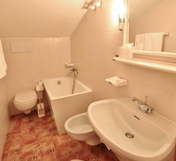 חדר סטנדרט לשלושה, Bel Sit