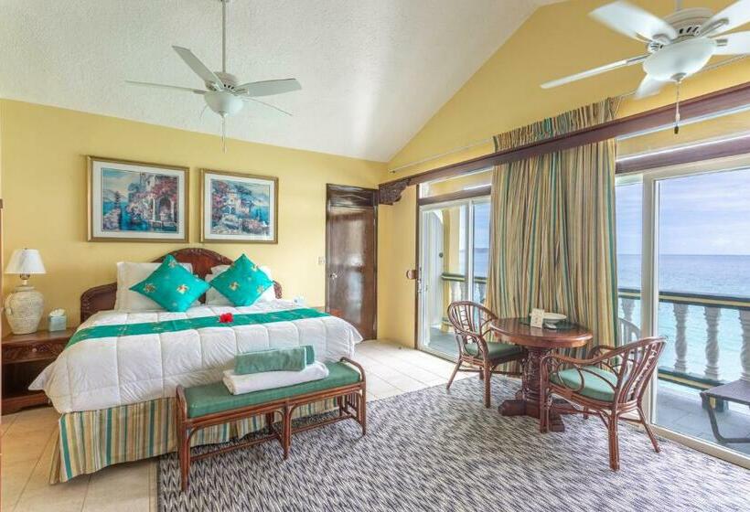 سوئیت جونیور با آشپزخانه, Sebastian S On The Beach