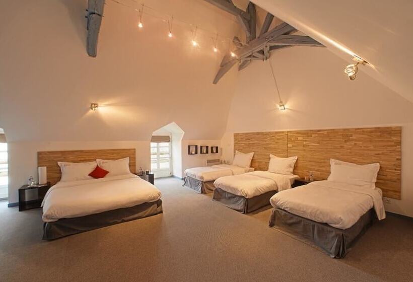 חדר משפחתי, Château Du Bois Guy