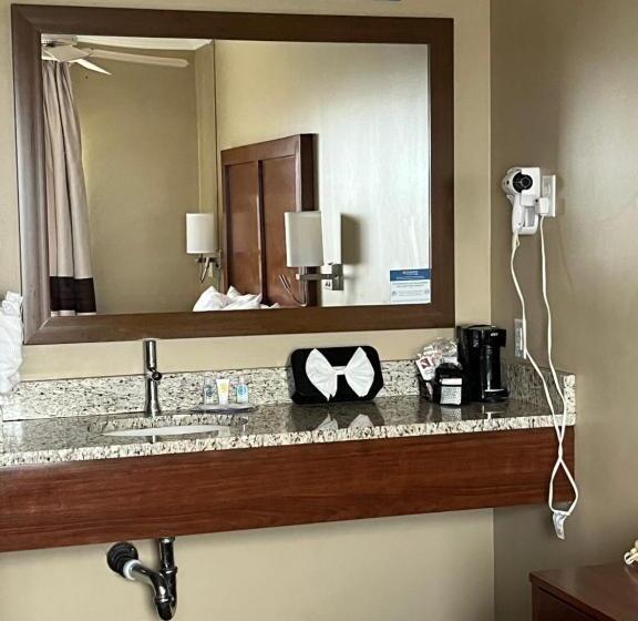 חדר סטנדרט מותאם לאדם עם מוגבלויות, Comfort Inn & Suites Ocean Shores