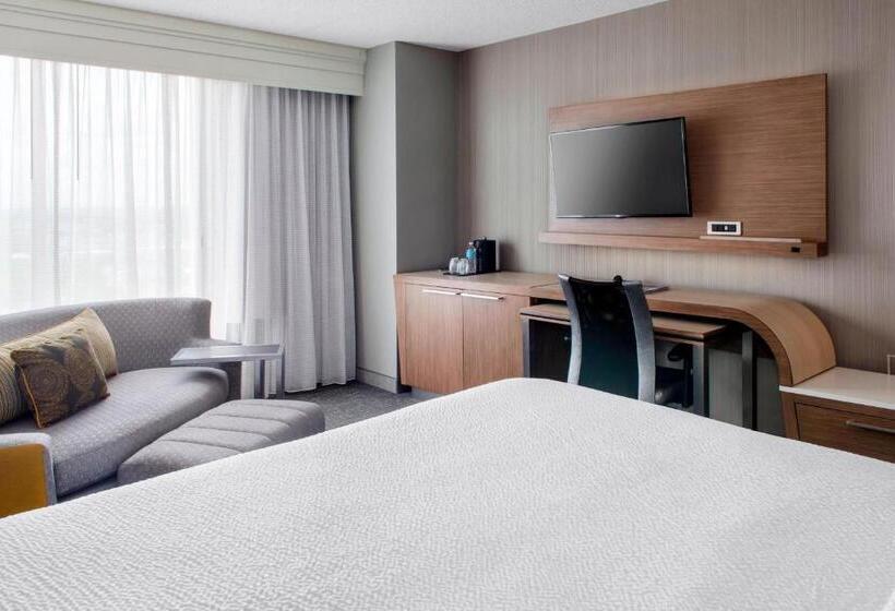 キングサイズベッドのスタンダードルーム, Courtyard Charlotte City Center