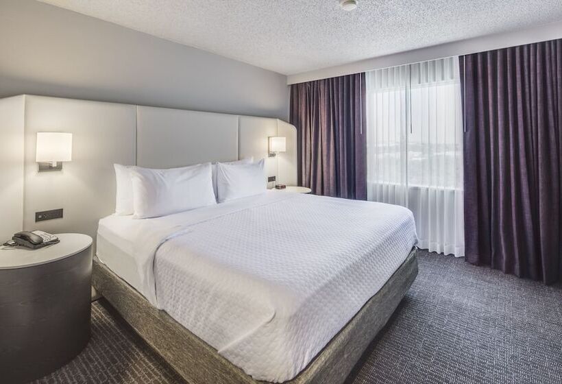 جناح لذوى الاحتياجات الخاصة, Crowne Plaza Suites Arlington, An Ihg