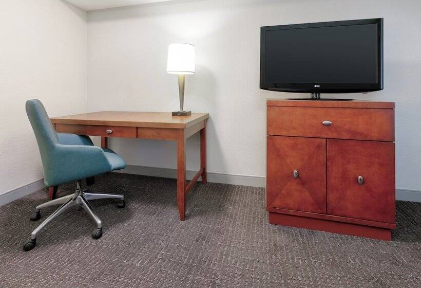 Süit, Crowne Plaza Suites Arlington, An Ihg
