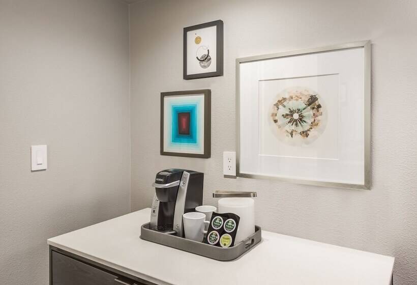 جناح لذوى الاحتياجات الخاصة, Crowne Plaza Suites Arlington, An Ihg