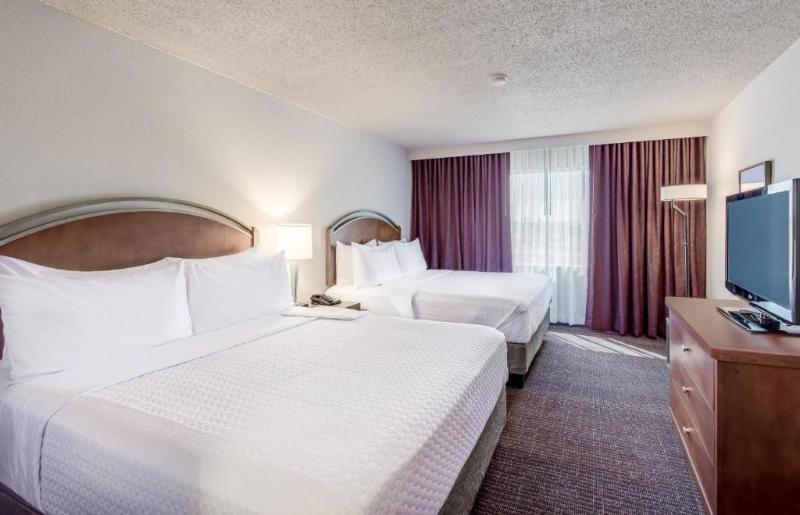 Premium Oda, Crowne Plaza Suites Arlington, An Ihg