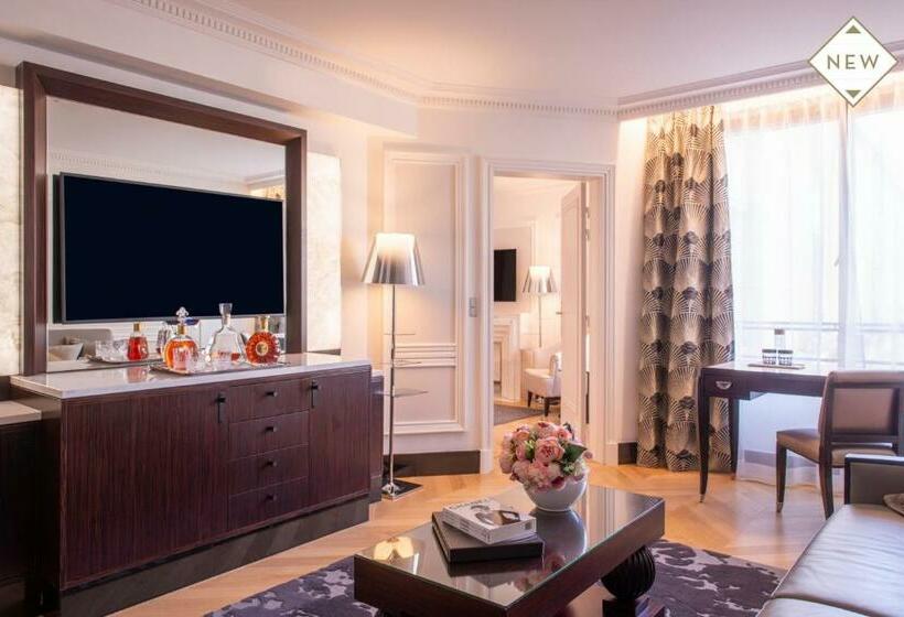 سوییت لوکس, Hotel Du Collectionneur Arc De Triomphe
