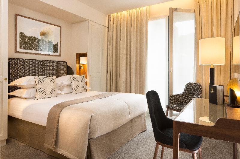 スーペリアの４人部屋, Hotel Du Collectionneur Arc De Triomphe