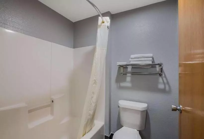 キングサイズベッドのスタンダードルーム, Econo Lodge Inn & Suites