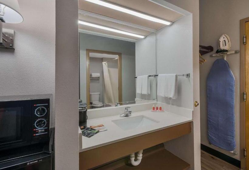 Номер Стандарт, Econo Lodge Inn & Suites