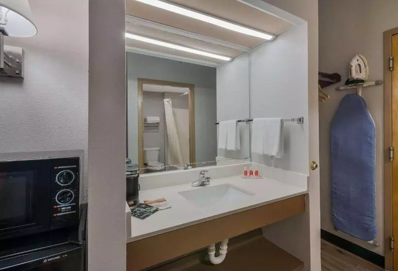 スタンダードルーム, Econo Lodge Inn & Suites