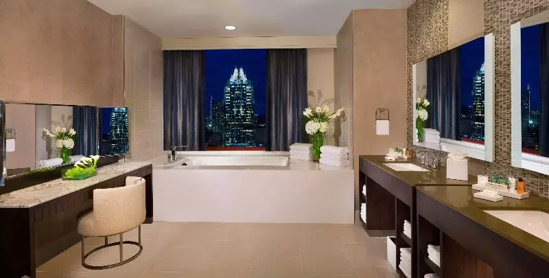 اتاق اجرایی, Hilton Austin