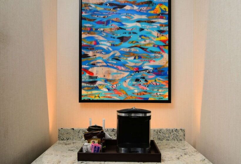 Люкс Кровать Кинг, Hilton Austin