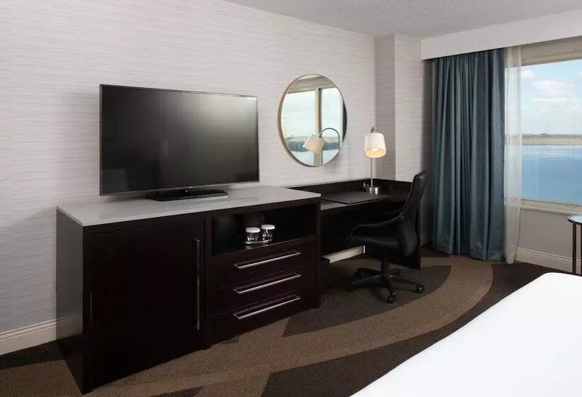 اتاق دلوکس مخصوص معلولین, Hilton Madison Monona Terrace