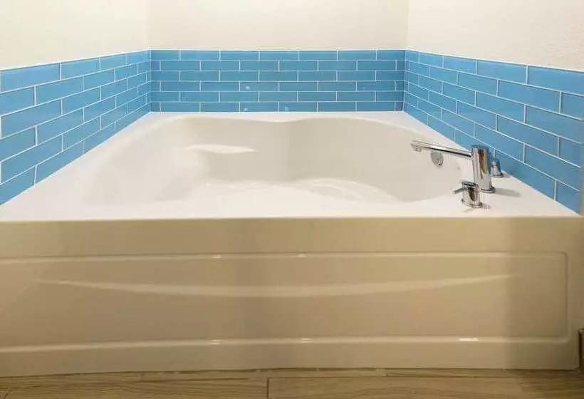 اتاق استاندارد با چشم‌انداز دریاچه, Hilton Madison Monona Terrace