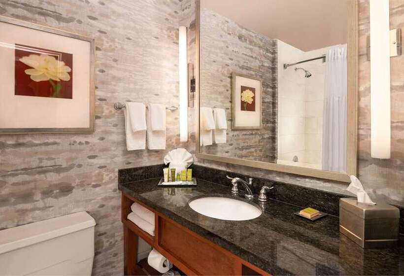 스탠다드 룸, Hilton Madison Monona Terrace