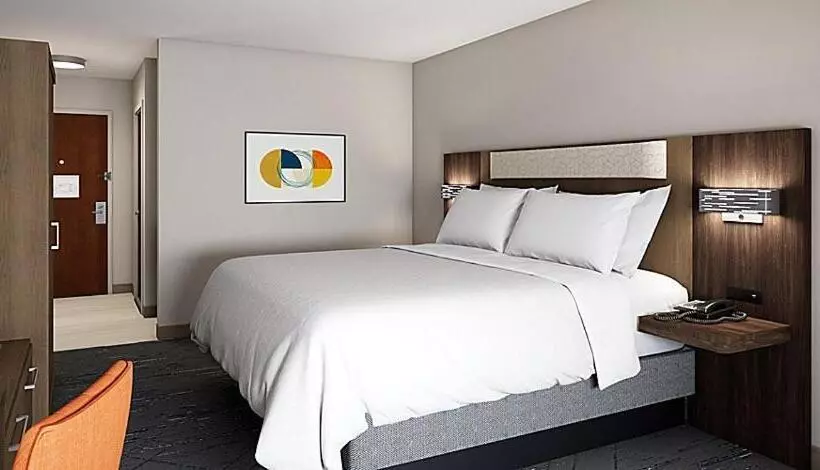 身障者適用キングサイズベッドルーム, Holiday Inn Express Gloucester, An Ihg