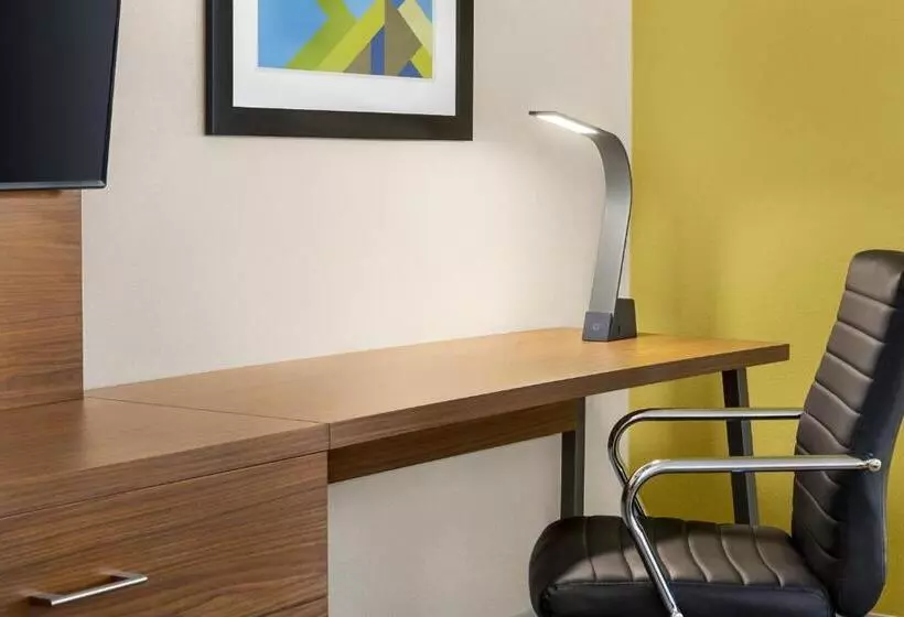 キングサイズベッドのスタンダードルーム, Holiday Inn Express & Suites Philadelphia   Mt Laurel, An Ihg
