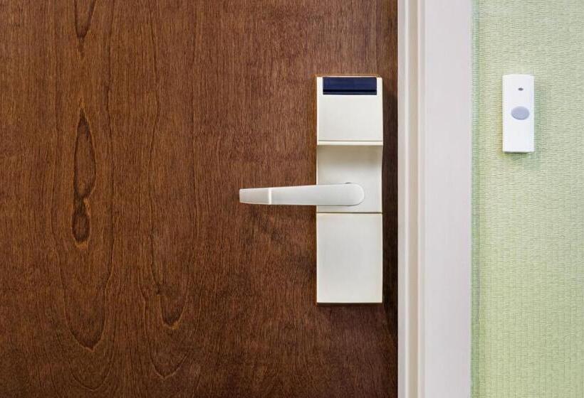 غرفة قياسية لذوى الاحتياجات الخاصة, Holiday Inn Express & Suites Philadelphia   Mt Laurel, An Ihg