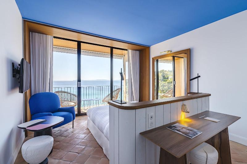 Номер Стандарт Вид на Море с Балконом, Hôtel Le Bailli De Suffren