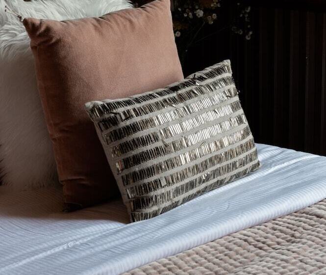 סוויטה יוקרתית, Hôtel Les Roches Fleuries