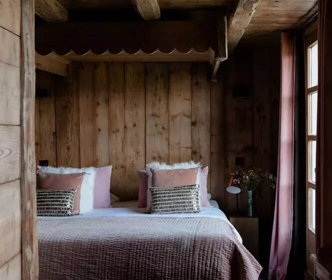 سوییت پرستیژ, Hôtel Les Roches Fleuries